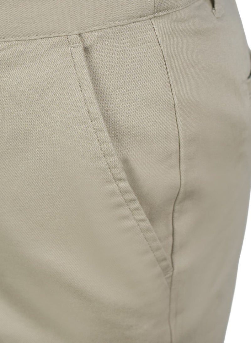 GIORDANO Women’s High-Waist Twill Regular Tapered Fit Pant - Image 4